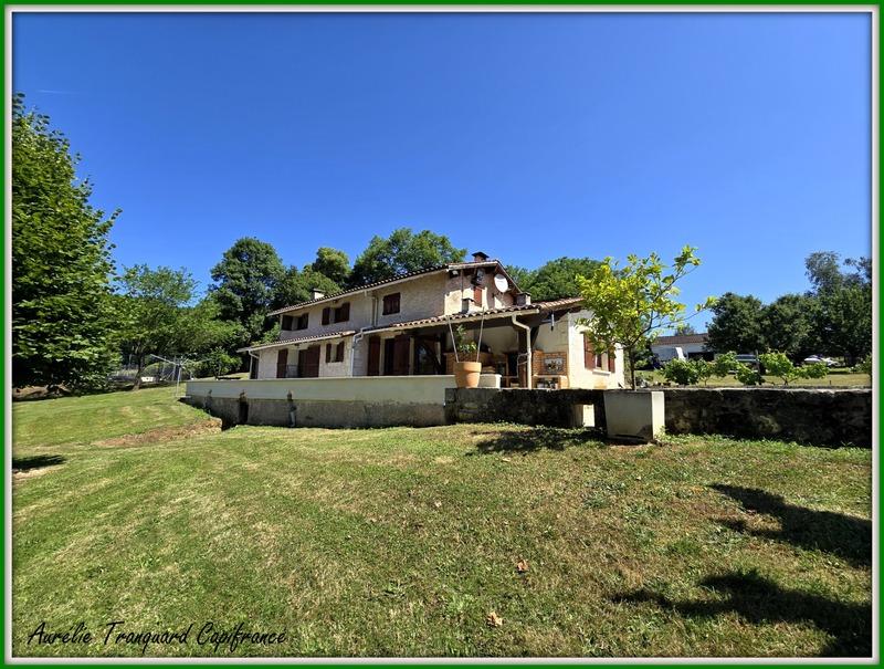 Propriété - 128 m² - 7 pièces