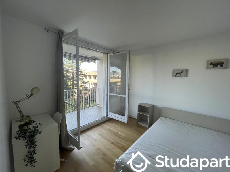 Chambre - 11 m² - 1 pièce