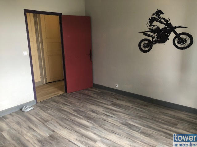 Maison - 233 m² - 5 pièces