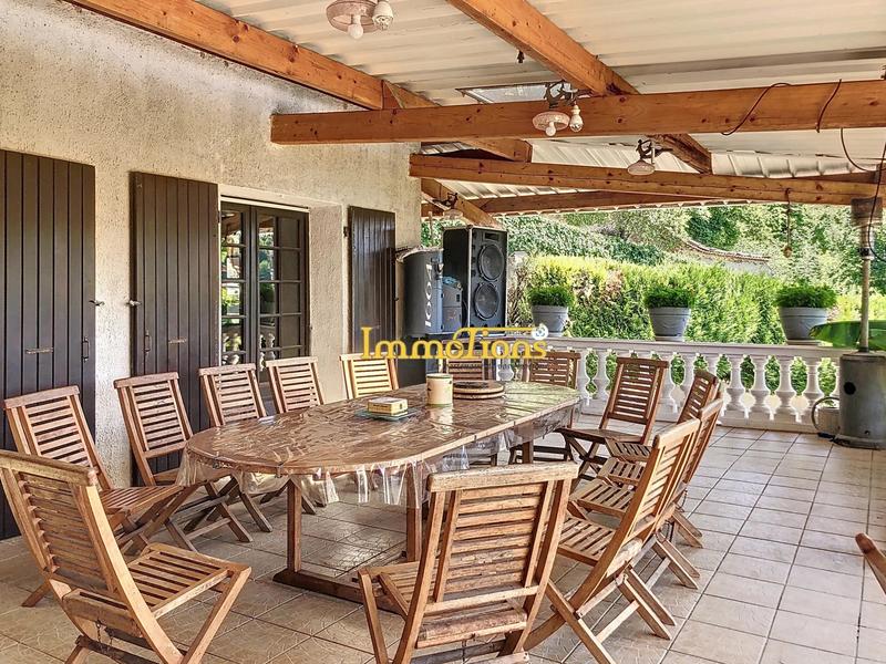 Maison - 175 m² - 8 pièces