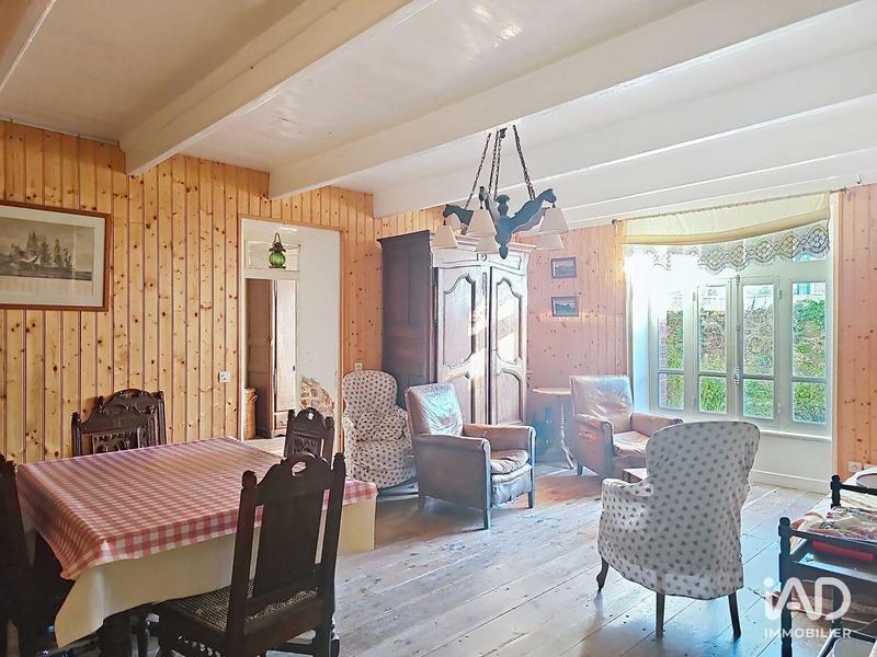 Maison - 208 m² - 9 pièces