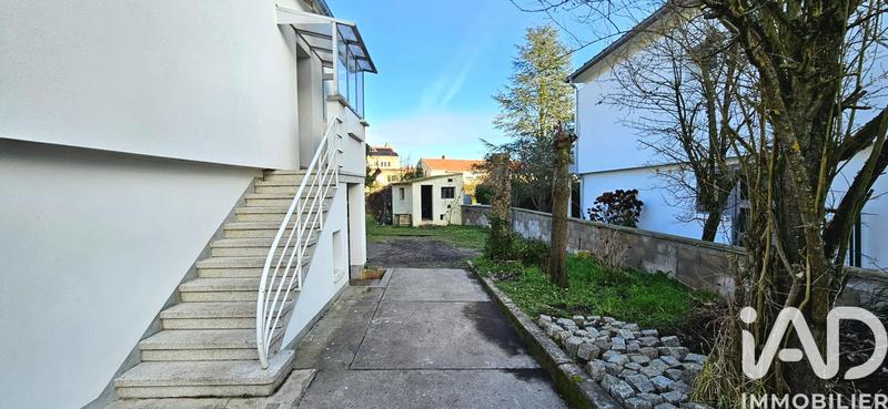 Maison - 92 m² - 6 pièces