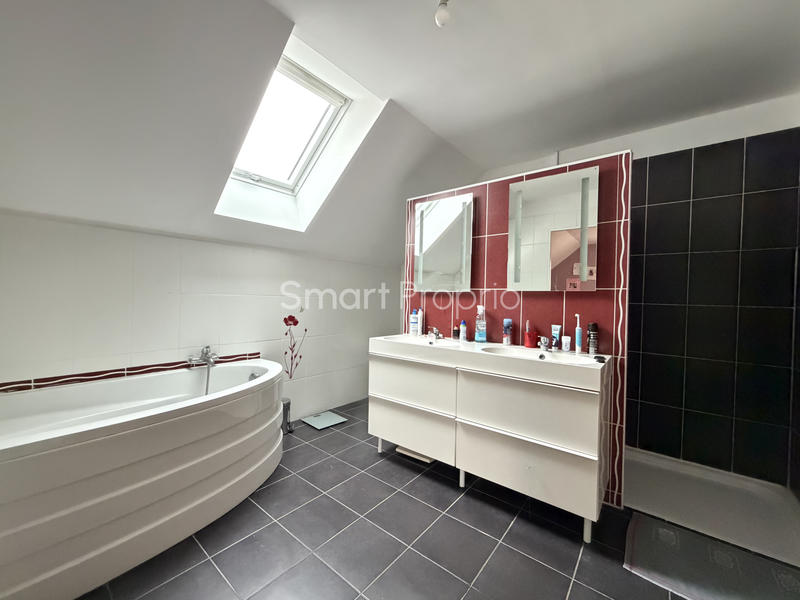 Maison - 158 m² - 6 pièces