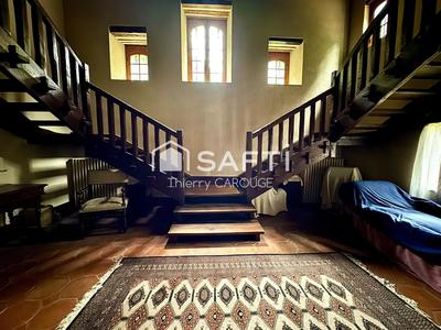 Maison - 248 m² - 9 pièces