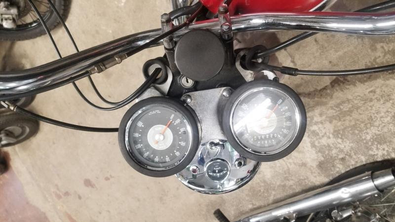 Bsa Lightning 650 bsa rouge 0650 539