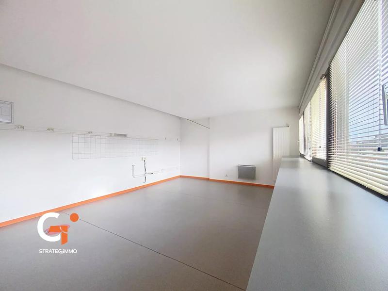 Local commercial - 238 m² - 9 pièces