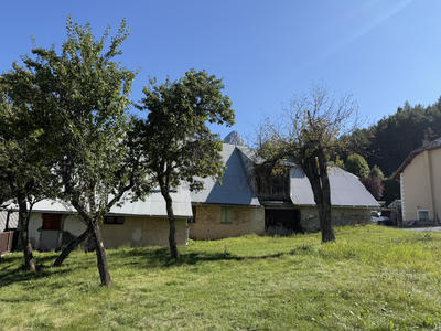 Propriété - 200 m² - 8 pièces