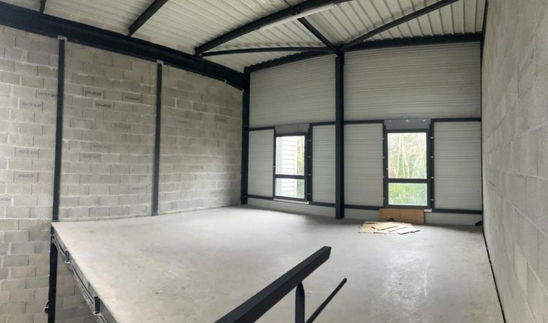 Entrepôt - 151 m² - 1 pièce