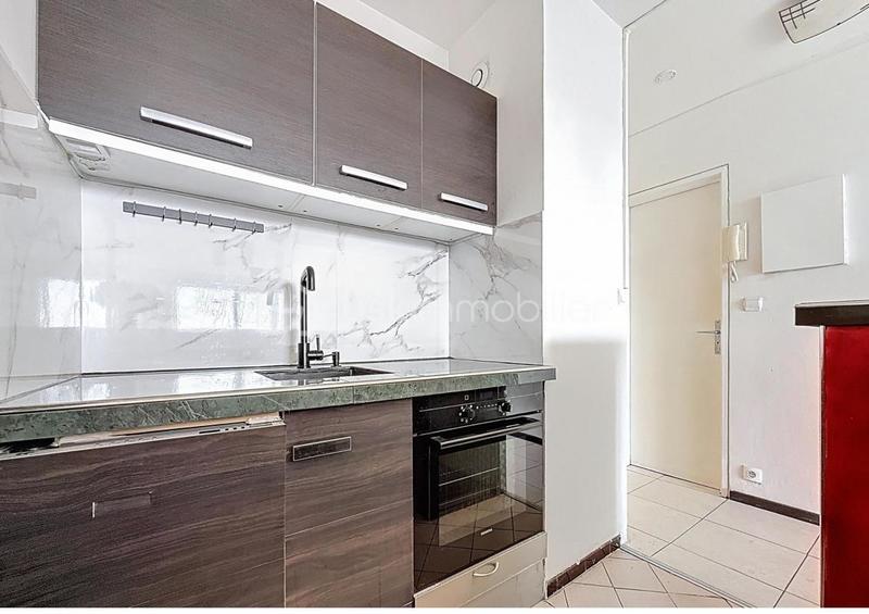 Studio - 30 m² - 1 pièce