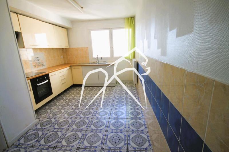 Appartement ancien - 93 m² - 5 pièces