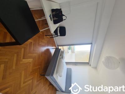 Chambre - 13 m² - 1 pièce