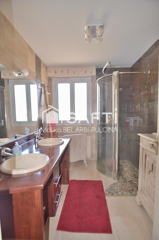 Villa - 179 m² - 6 pièces