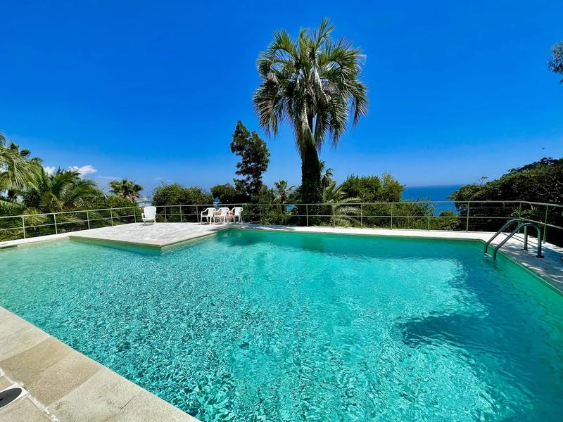 Appartement - 140 m² - 6 pièces