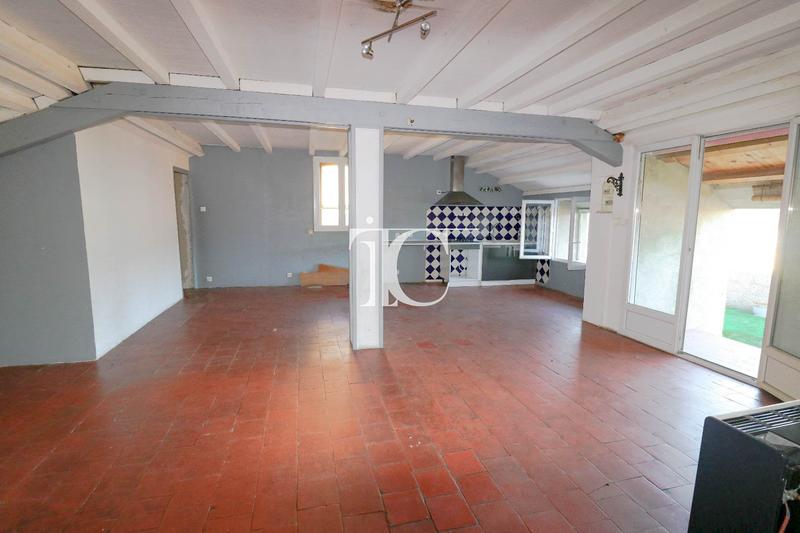 Maison - 180 m² - 7 pièces