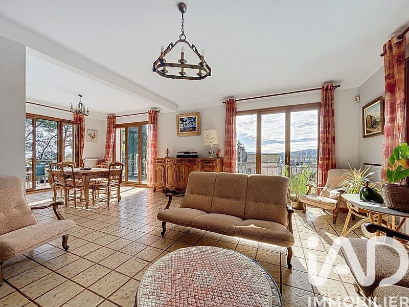 Maison - 180 m² - 6 pièces