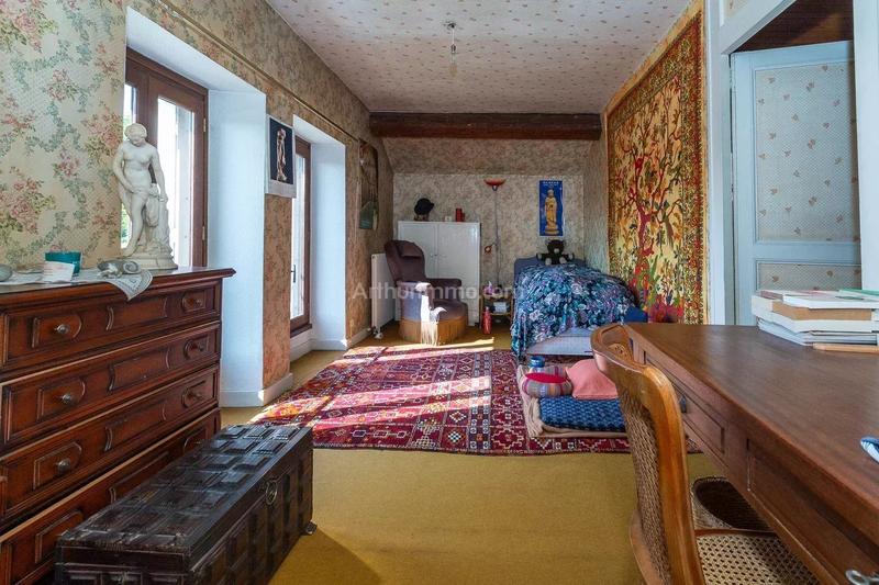 Maison - 210 m² - 8 pièces