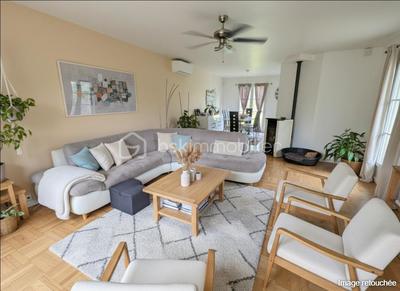 Maison - 90 m² - 5 pièces