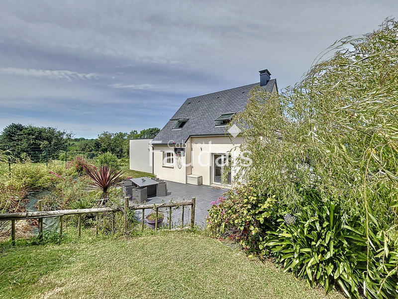 Maison - 121 m² - 6 pièces