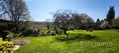 Maison - 182 m² - 7 pièces