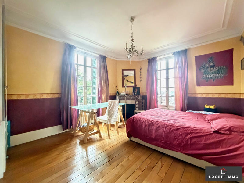 Maison - 210 m² - 10 pièces