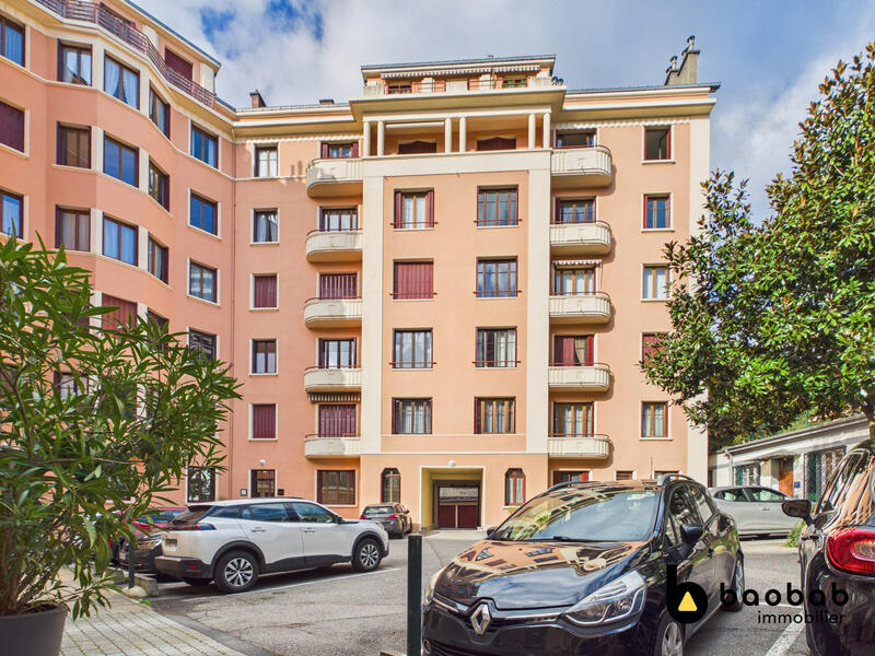 Appartement - 148 m² - 6 pièces