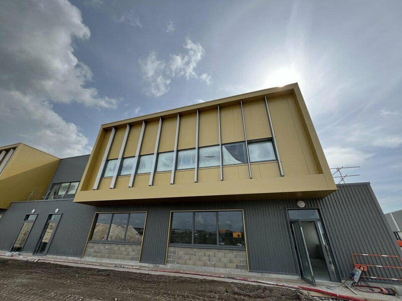 Local commercial - 351 m²