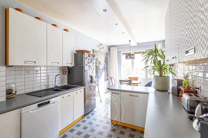 Appartement - 140 m² - 6 pièces