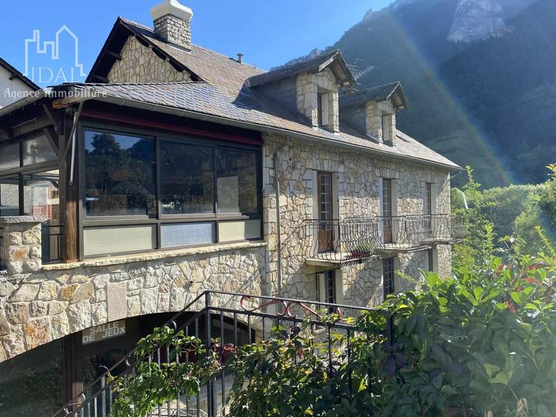 Immeuble - 380 m² - 16 pièces