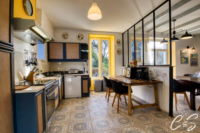 Maison ancienne - 335 m² - 11 pièces