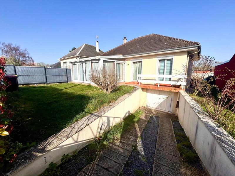 Maison - 90 m² - 5 pièces