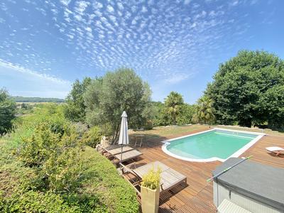 Maison contemporaine - 172 m² - 7 pièces