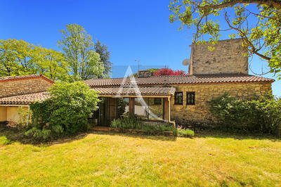 Maison - 197 m² - 9 pièces