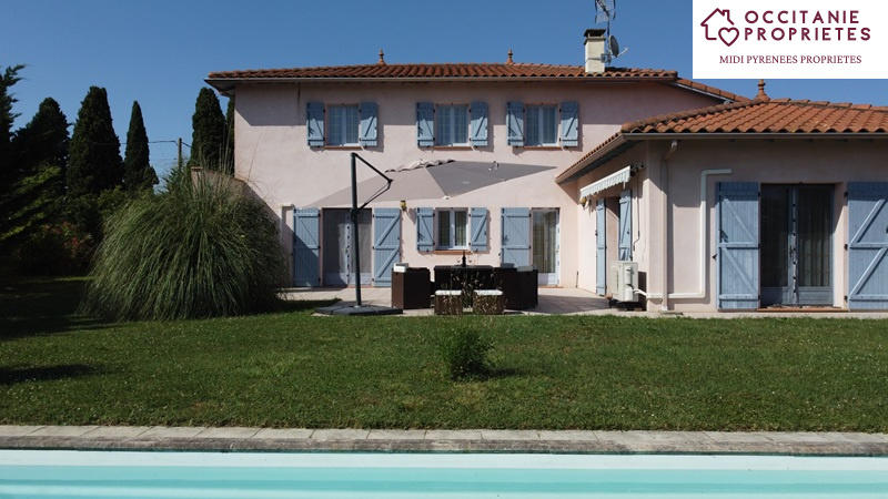 Maison - 211 m² - 5 pièces