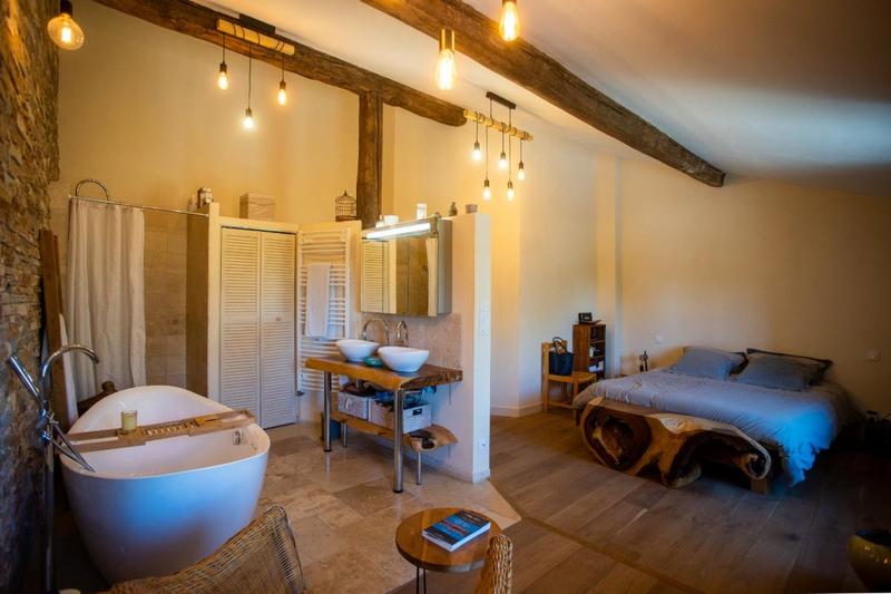 Propriété - 612 m² - 12 pièces