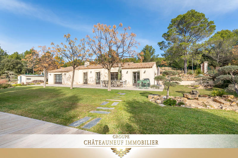 Maison - 280 m² - 4 pièces