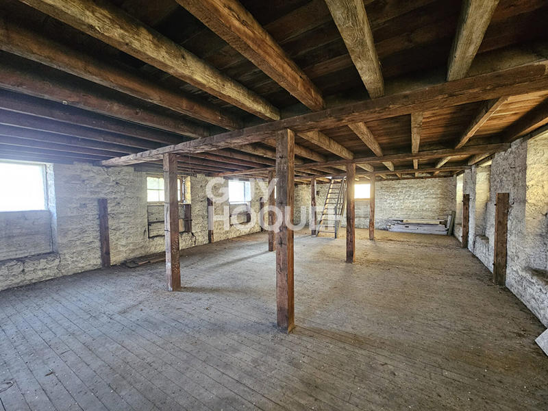 Maison - 256 m² - 6 pièces