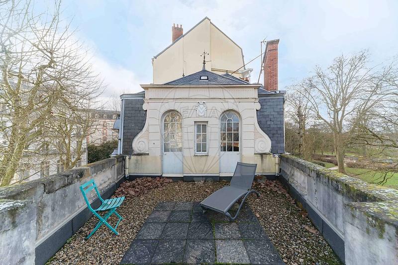 Hôtel particulier - 300 m² - 12 pièces