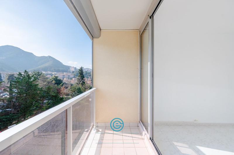 Appartement - 65 m² - 4 pièces