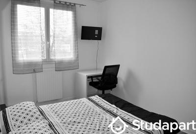 Chambre - 12 m² - 1 pièce