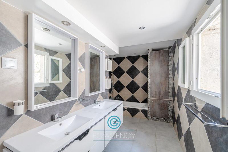 Appartement - 97 m² - 4 pièces