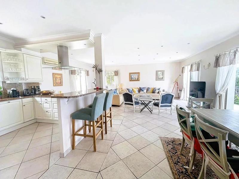 Villa - 247 m² - 7 pièces