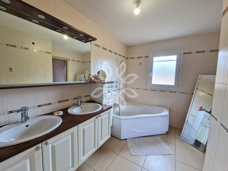 Maison - 132 m² - 5 pièces