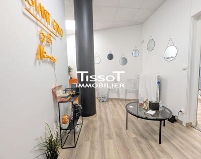 Bureau - 49 m² - 2 pièces