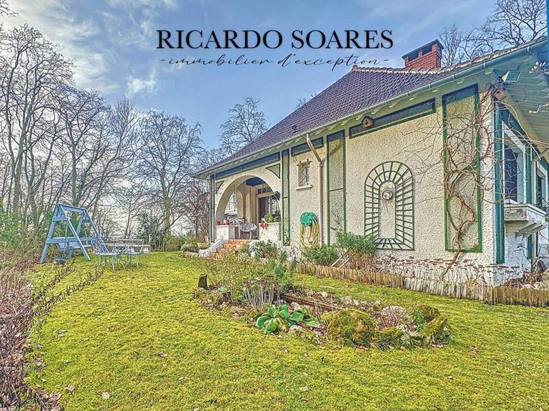 Villa - 306 m² - 10 pièces