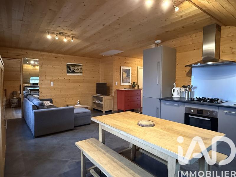 Maison - 250 m² - 11 pièces