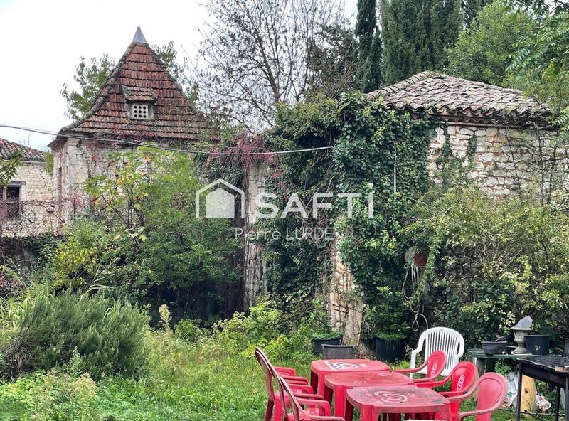 Maison de village - 284 m² - 7 pièces