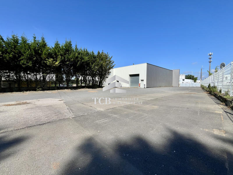 Local d'activités - 1 175 m²