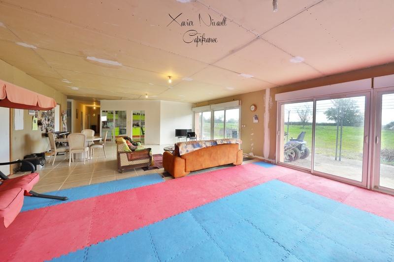 Maison - 281 m² - 8 pièces