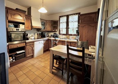 Maison - 239 m² - 9 pièces