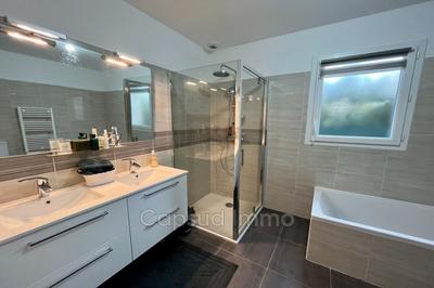 Villa - 90 m² - 4 pièces